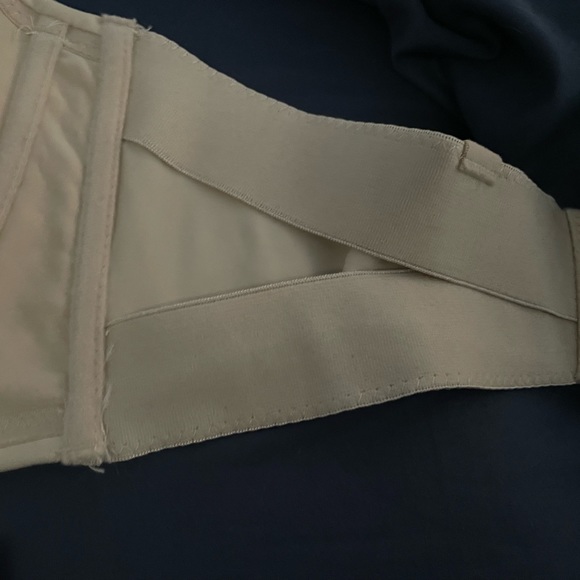Nude Convertible Bra fits like 36F (rubs small says 36H on tags) NWOT - Picture 3 of 3